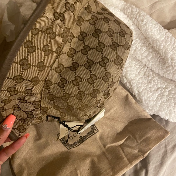 Reversible GG check bucket hat , brand new with tags ! - Picture 1 of 9